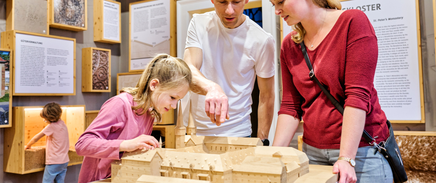 Zitadelle Petersberg: Kommandantenhaus Ausstellung Mythos Berg