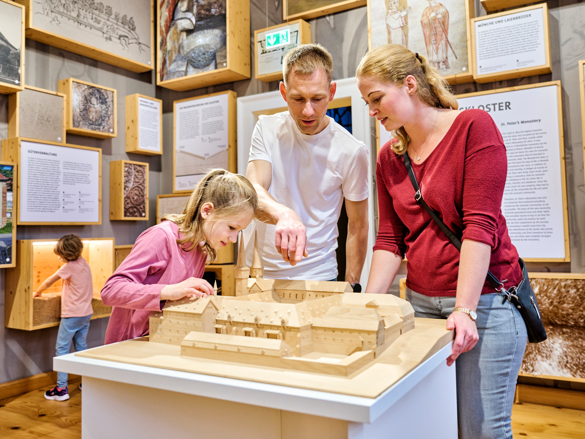 Zitadelle Petersberg: Kommandantenhaus Ausstellung Mythos Berg