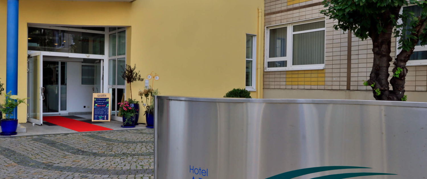 Eingang vom Hotel Am Terrassenufer Eingangsbereich