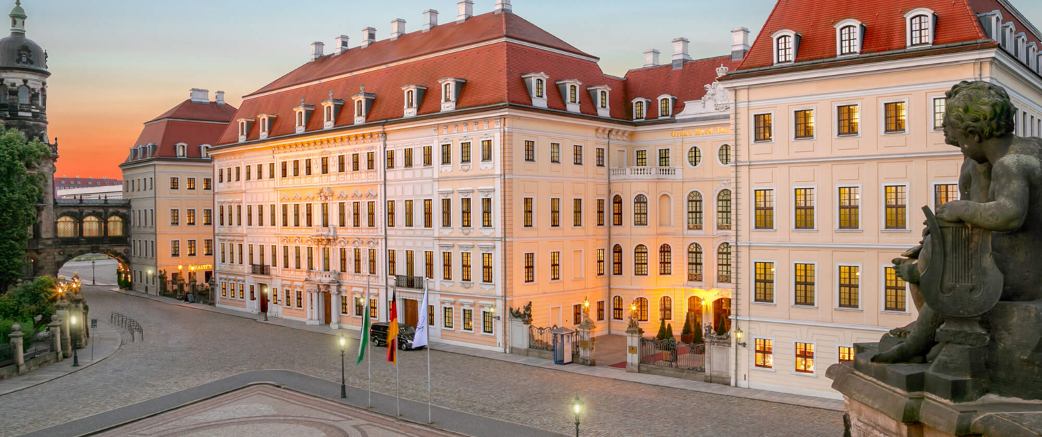 Außenansicht vom Hotel Taschenbergpalais Kempinski Dresden Außenansicht vom Hotel Taschenbergpalais Kempinski Dresden