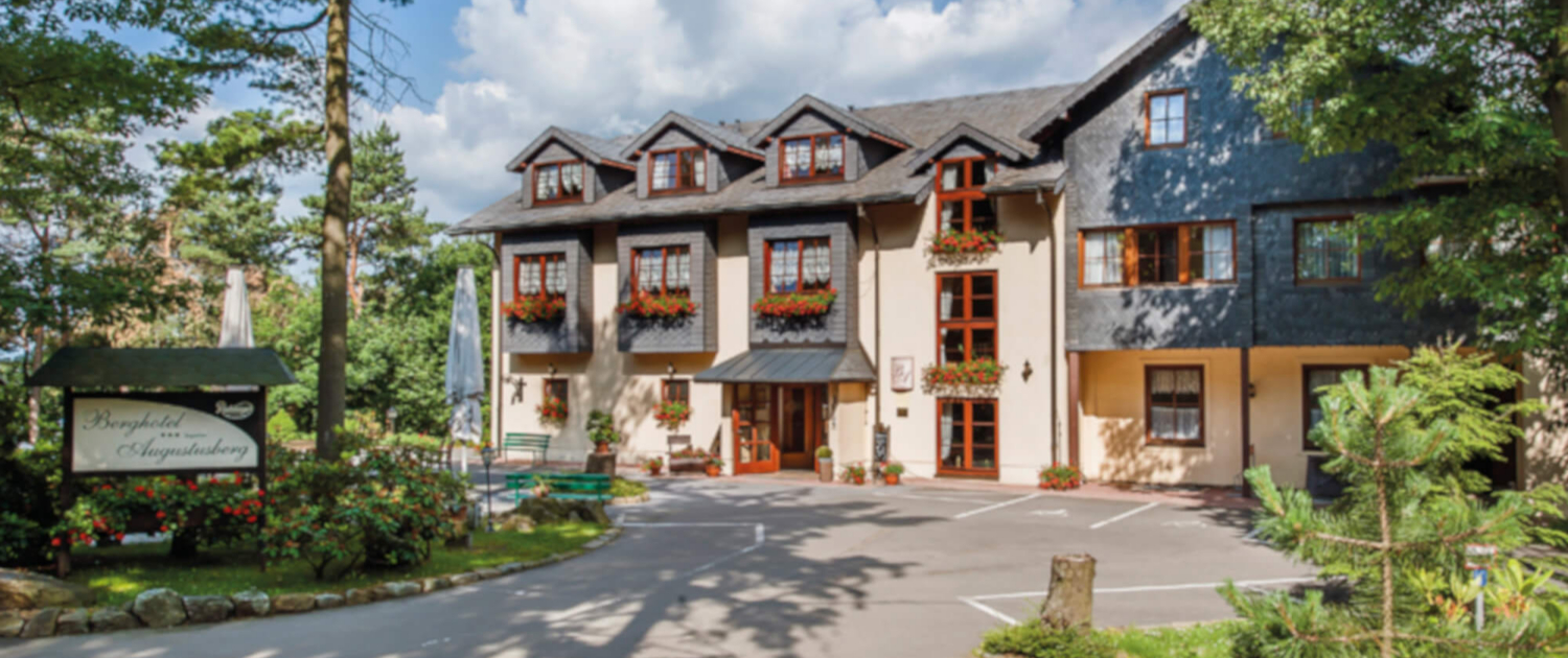 Außenansicht vom Berghotel Augustusberg Außenansicht vom Berghotel Augustusberg